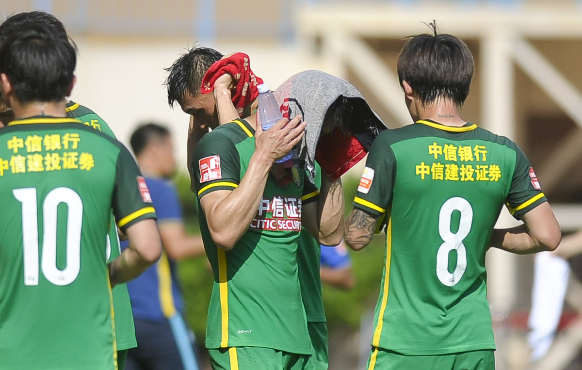 开云体育app-赛地聚焦——足总杯加时末段热度飙升，休斯敦火箭绝杀压哨，态度坚定，资深球员宣示担当(足总杯热刺vs伯恩利)