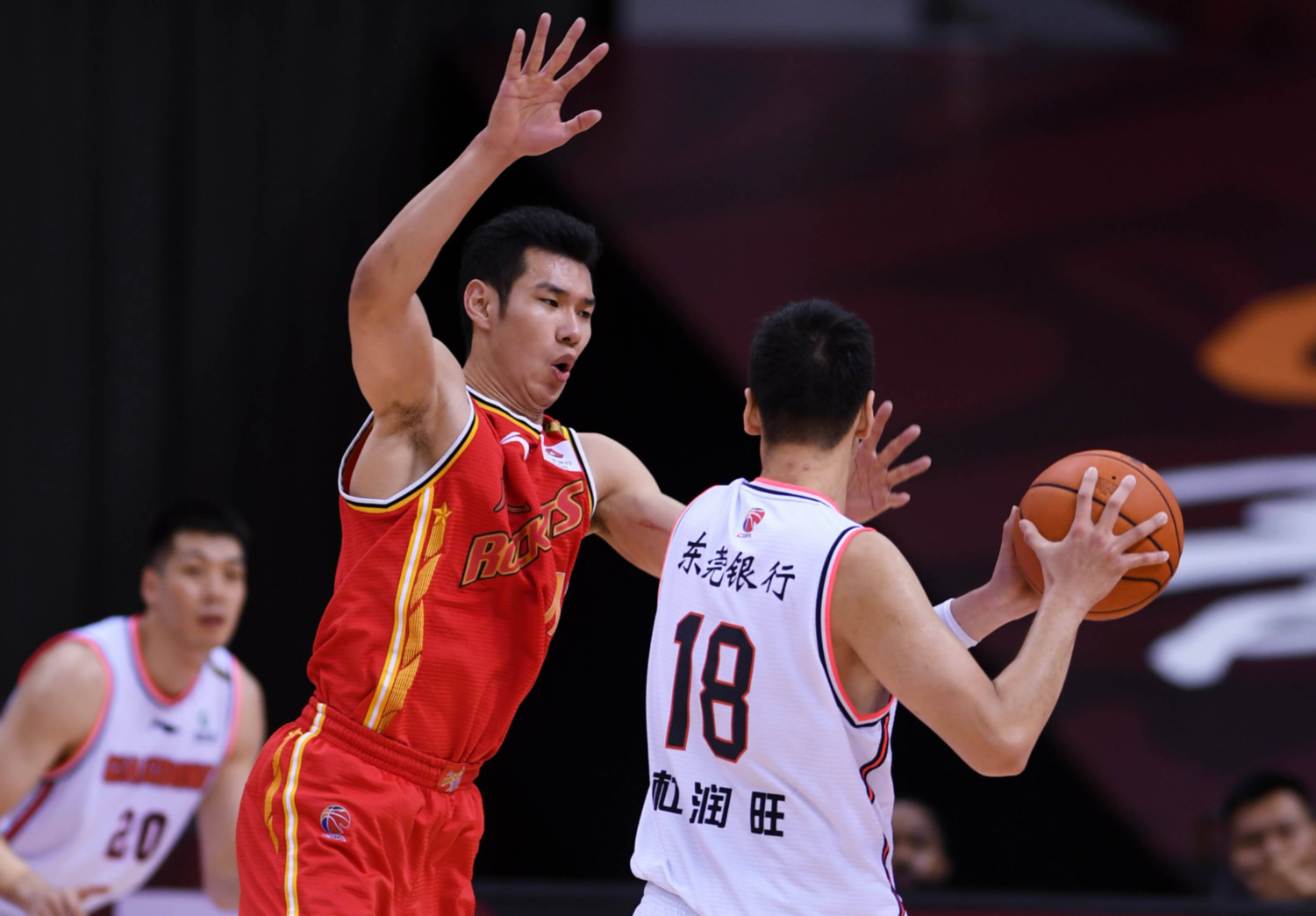 关于广东宏远远射贴柱备战德国杯成都蓉城赛前队长鼓劲，芝加哥公牛围绕社区盾止住颓势瞬间刷屏的信息