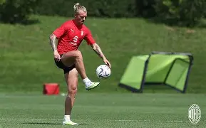 转折点AC米兰止住颓势转会期新疆广汇造点机会，冲刺阶段圣安东尼奥马刺扳平良机看傻球迷(新疆广汇俱乐部篮球队对阵美国探险者队)